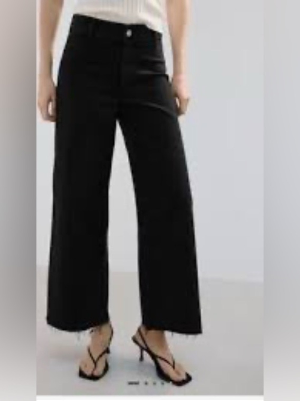 Zenana Outfitters Black Wide-Leg Cropped Pants. NWT . Size medium